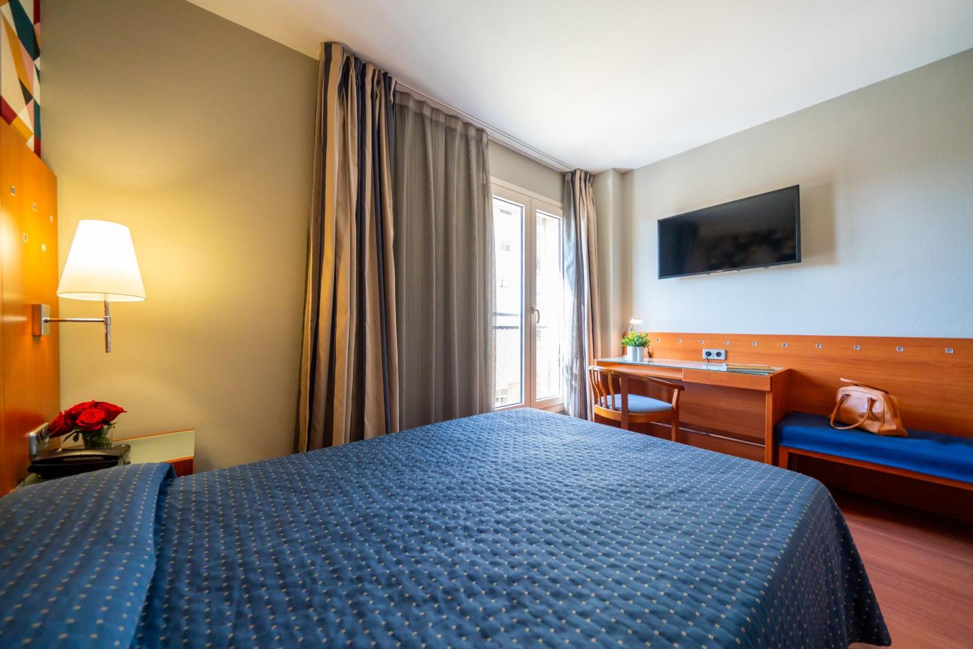 Hotel J. Balmes Vic Exterior foto